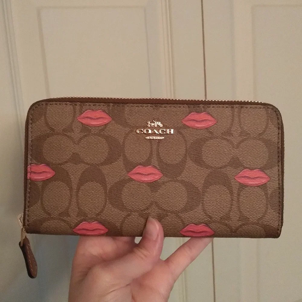 Coach Signature Accordion Wallet